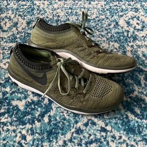 Nike Womens Free TR Focus Flyknit Training Shoes